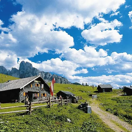 In Huettschlag Near The Ski Slopes * Karteis